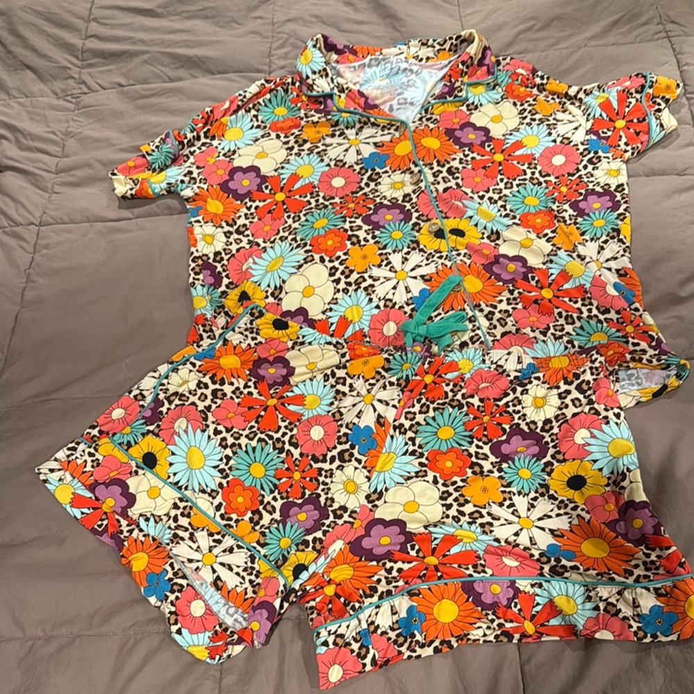 Posh Peanut Multicolor Floral Lounge Set